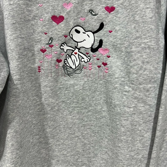 Gildan Tops - Snoopy Gray Valentine Sweatshirt with Pink Hearts